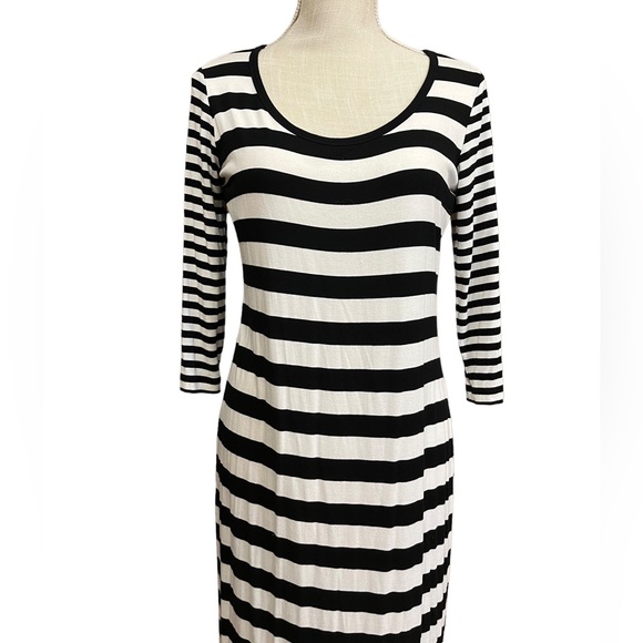 ‘#20 Calvin Klein Navy Blue and White Stripped Maxi Dress Size 6 EUC - Picture 13 of 14